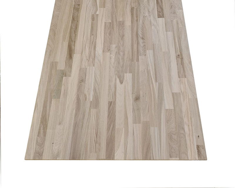 Eichenplatte mit gezinkten Lamellen